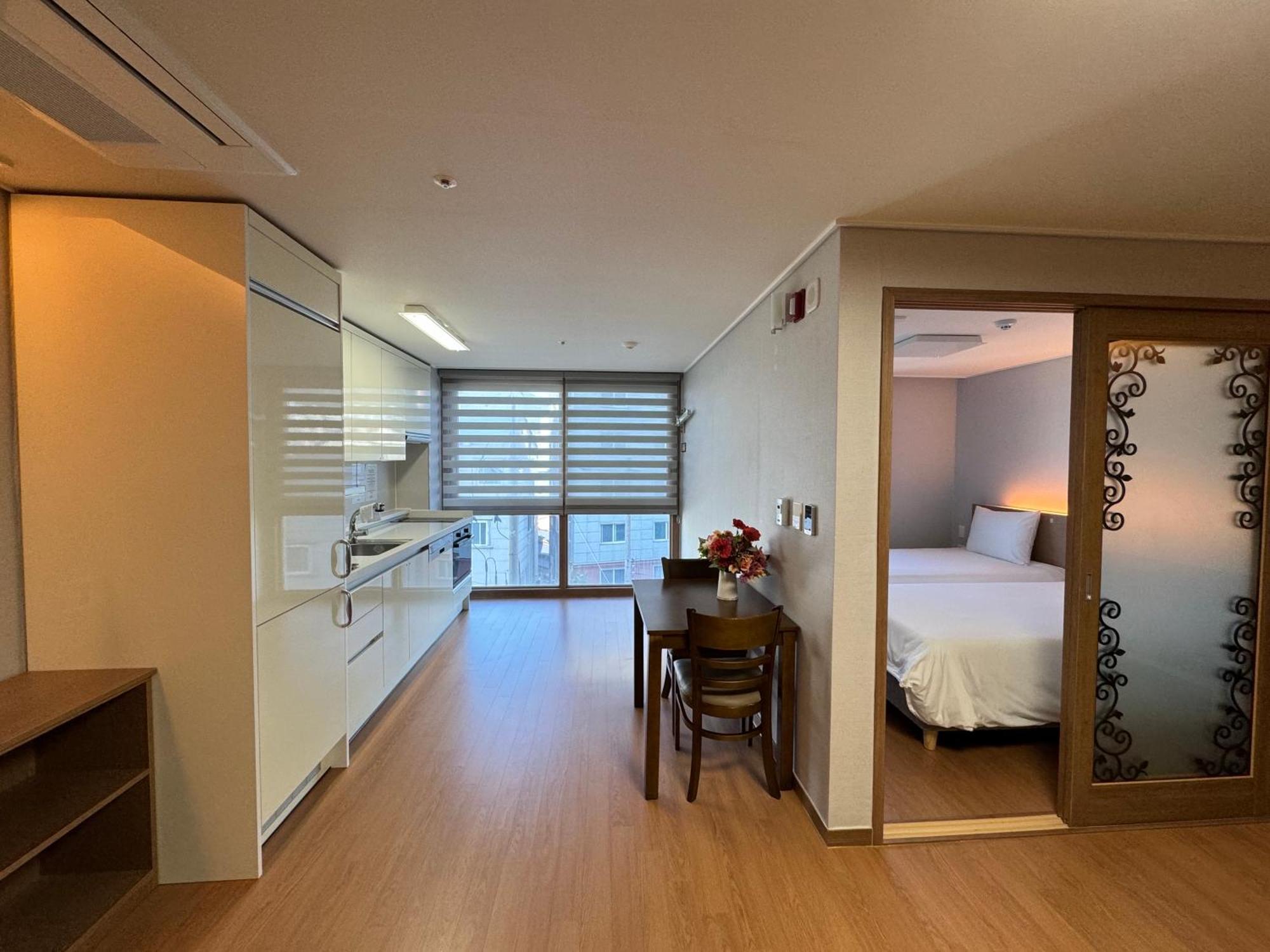 Residence Hotel K Okpo Geoje Eksteriør billede