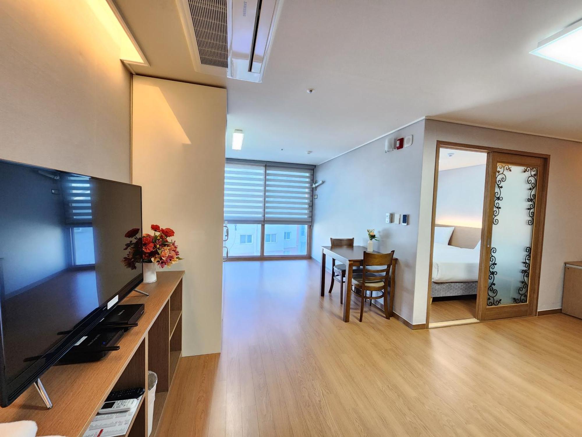 Residence Hotel K Okpo Geoje Eksteriør billede